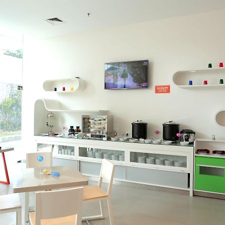 POP! Hotel Gubeng Surabaya Exterior foto
