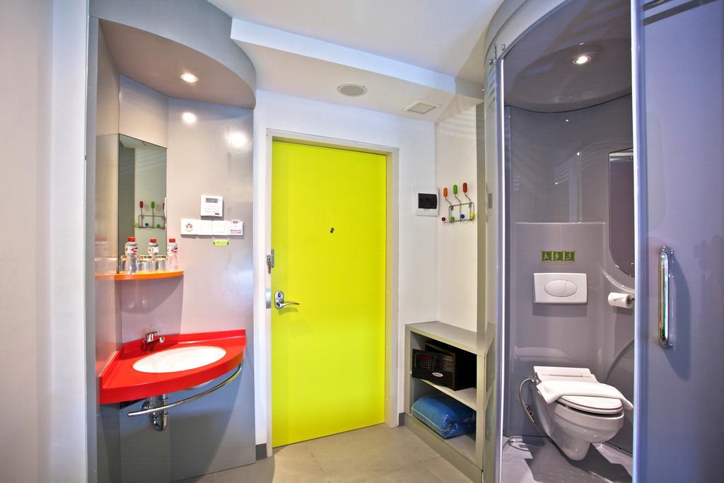 POP! Hotel Gubeng Surabaya Zimmer foto