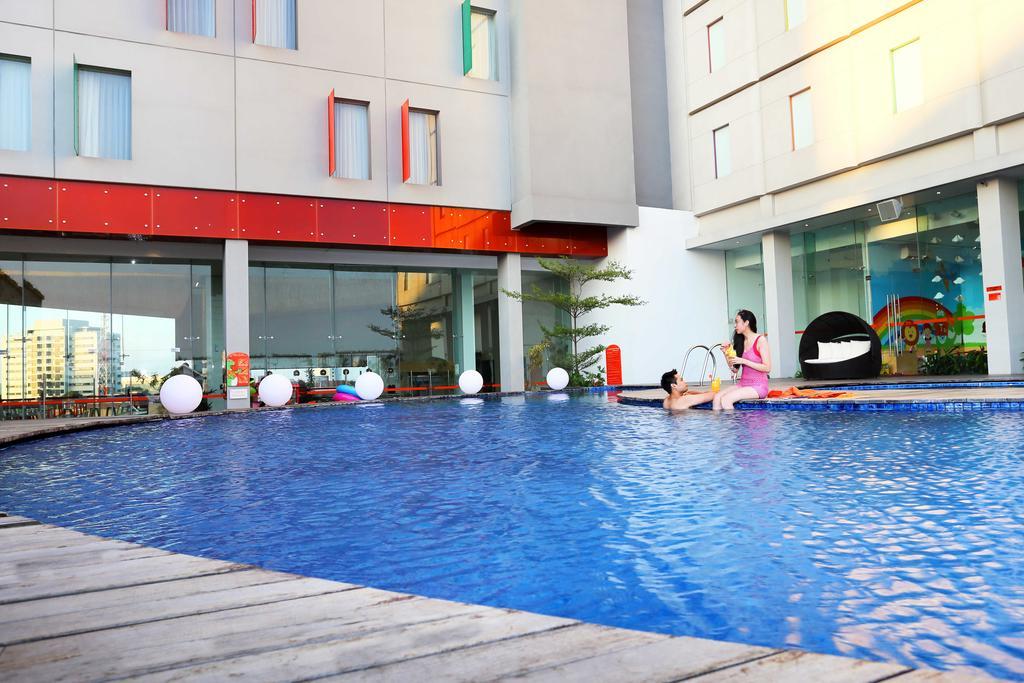 POP! Hotel Gubeng Surabaya Exterior foto