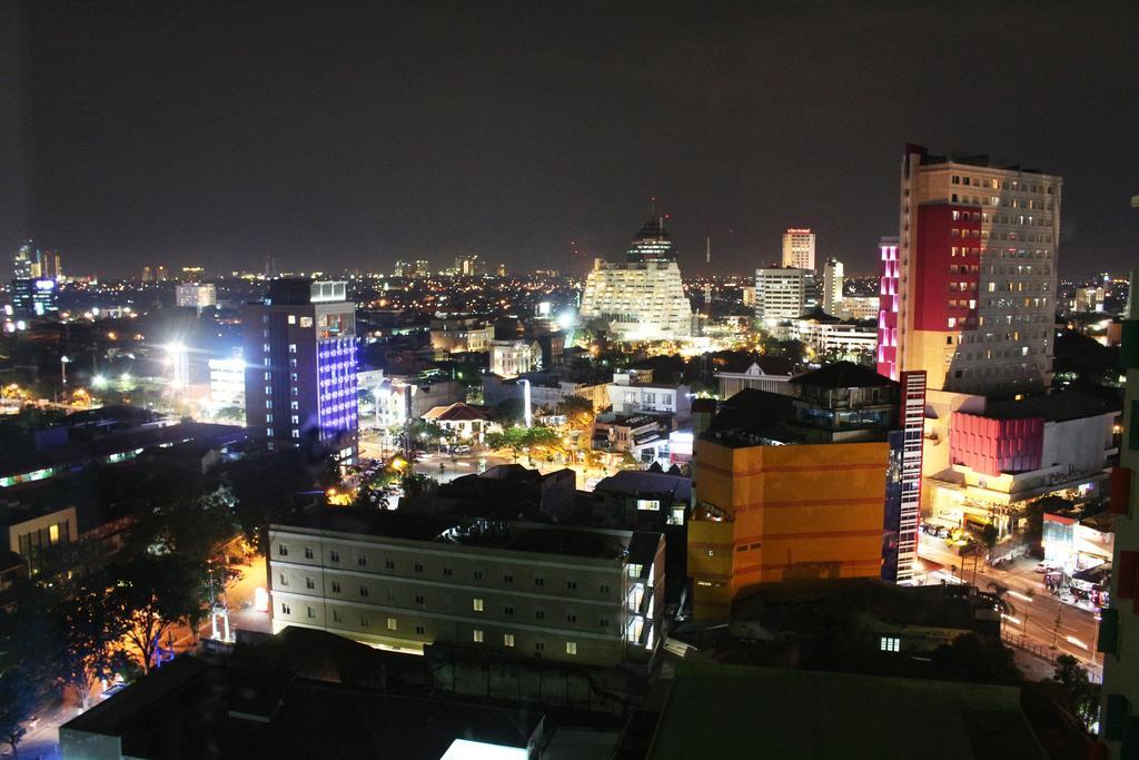 POP! Hotel Gubeng Surabaya Exterior foto