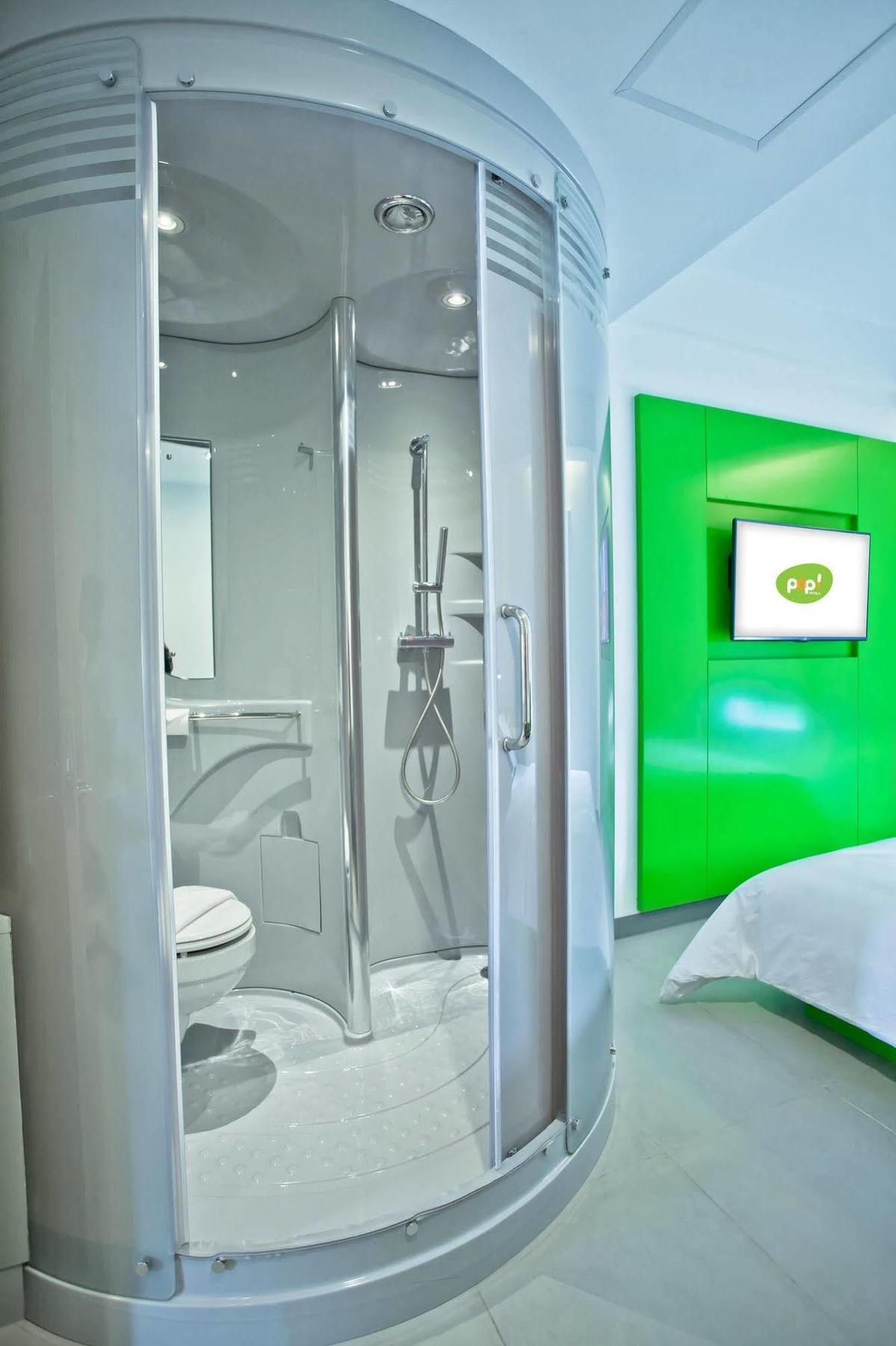 POP! Hotel Gubeng Surabaya Exterior foto